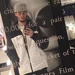 Meet your Posher, Logan